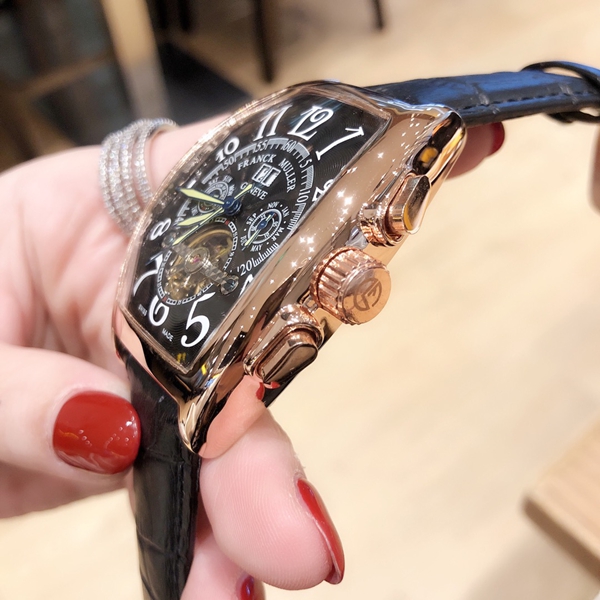 ブランド時計側面デザイン